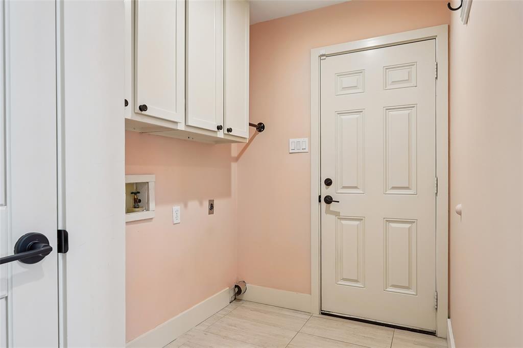 14815 Surveyor Boulevard Property Photo 27