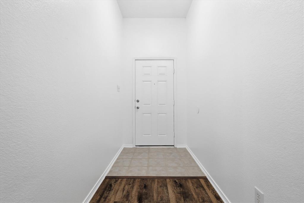 2825 Saddlebred Trail Property Photo 6