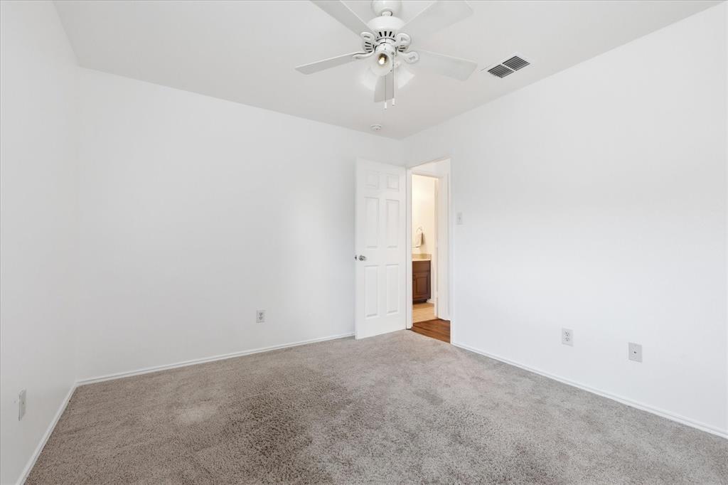 2825 Saddlebred Trail Property Photo 28