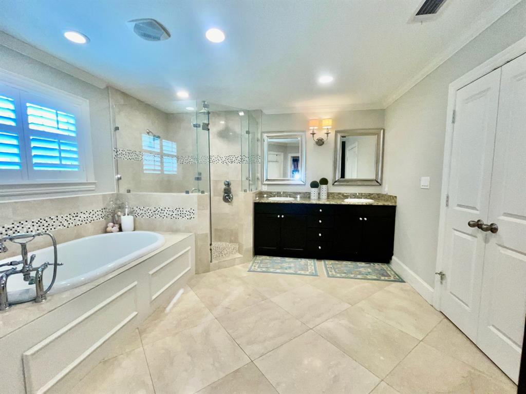 6343 Del Norte Lane Property Photo 9