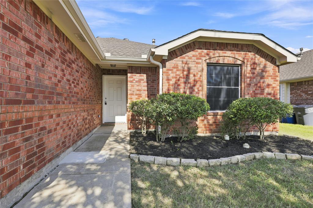 2713 Dawn Spring Drive Property Photo 2