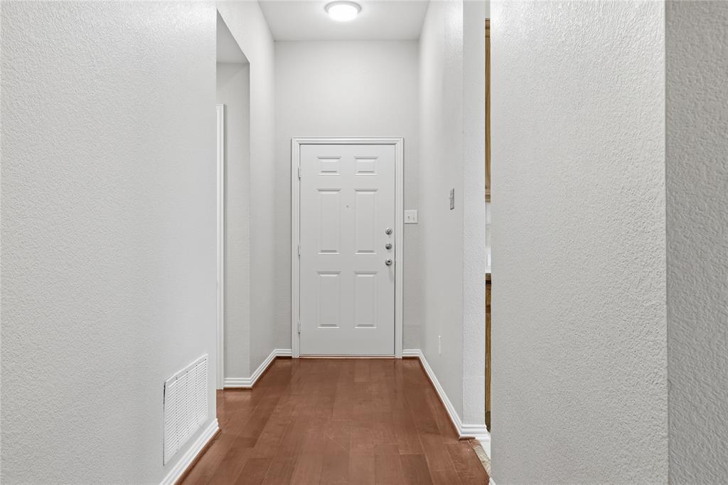 2713 Dawn Spring Drive Property Photo 3