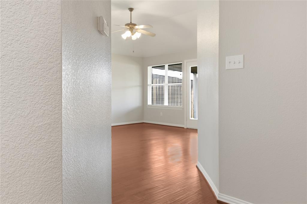 2713 Dawn Spring Drive Property Photo 4