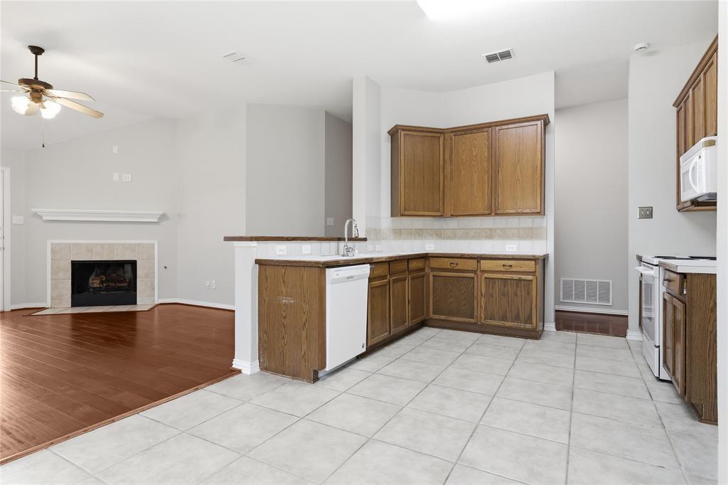 2713 Dawn Spring Drive Property Photo 8