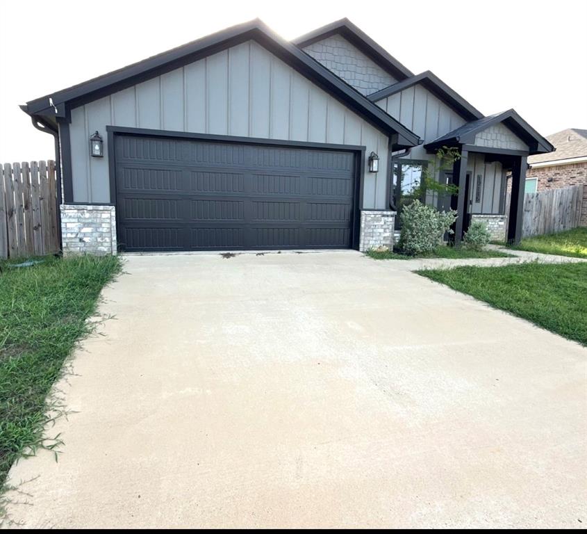 17115 Meadowview Lane Property Photo 1