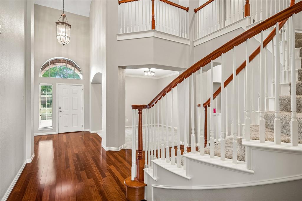 44 Creekside Drive Property Photo 2