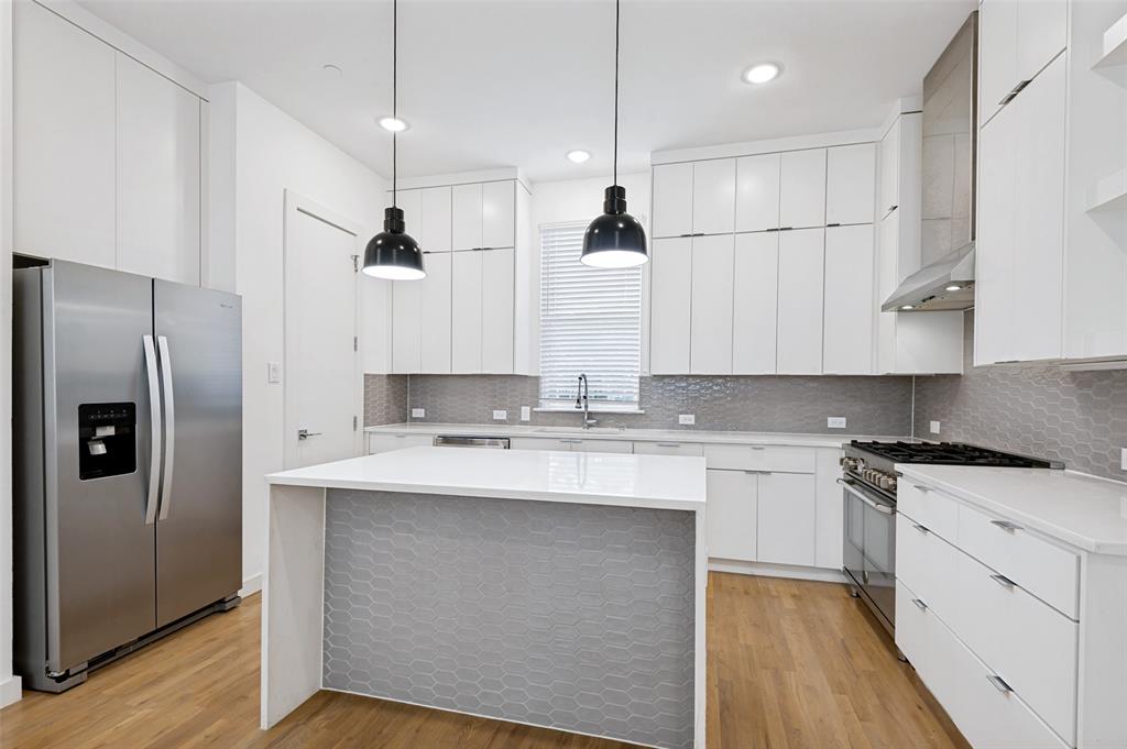 1510 N Washington Avenue 403 Property Photo 2