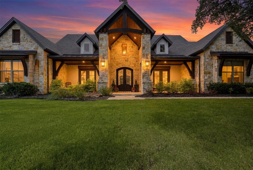 600 W Hill Drive Property Photo 1