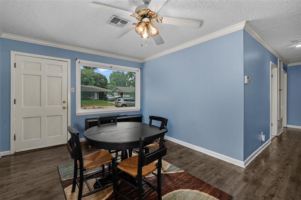 1702 Cline Street Property Photo 4