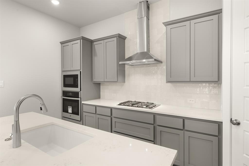 17257 Oxborough Drive Property Photo 4