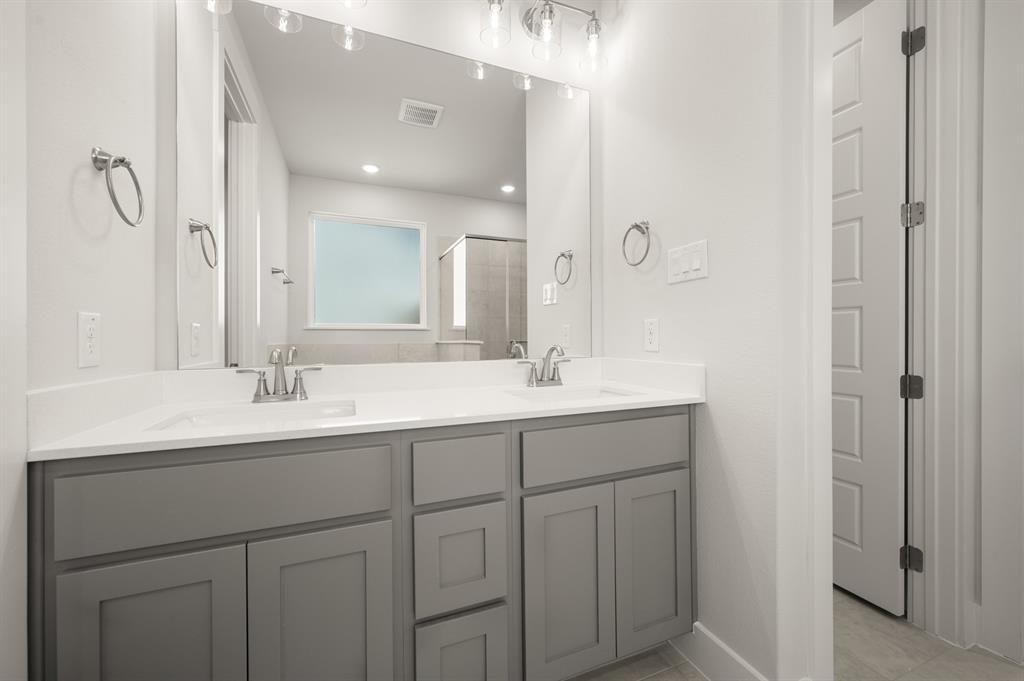 17257 Oxborough Drive Property Photo 17