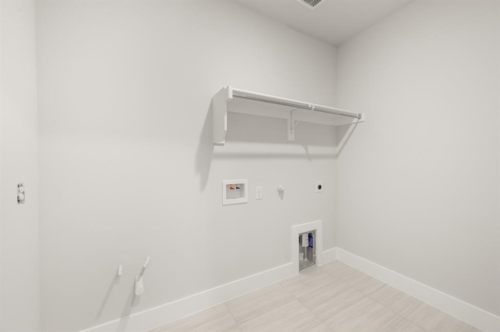 17257 Oxborough Drive Property Photo 23