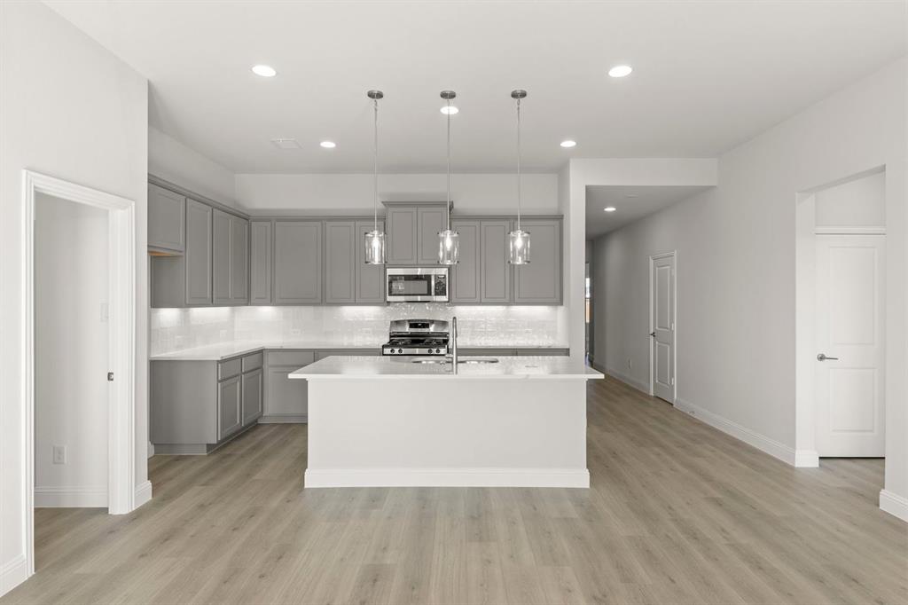 17204 Oxborough Drive Property Photo 2