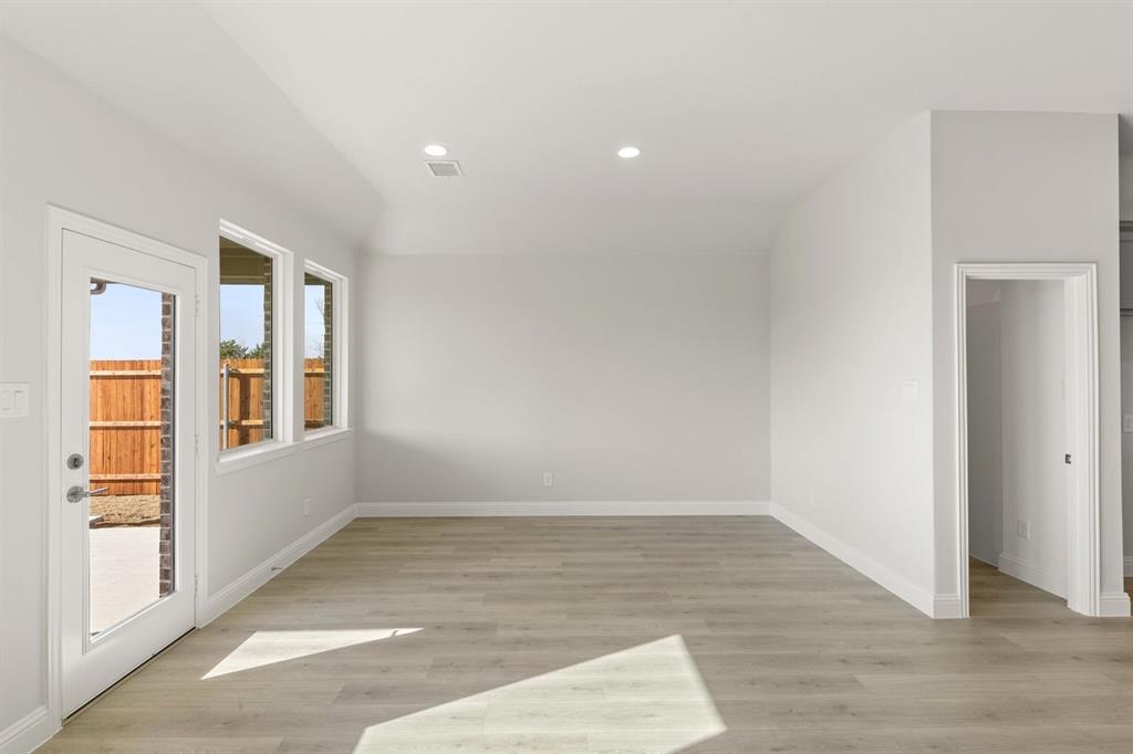 17204 Oxborough Drive Property Photo 10