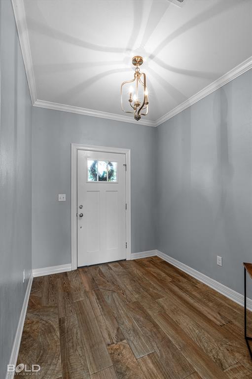 2054 Briar Hollow Property Photo 4