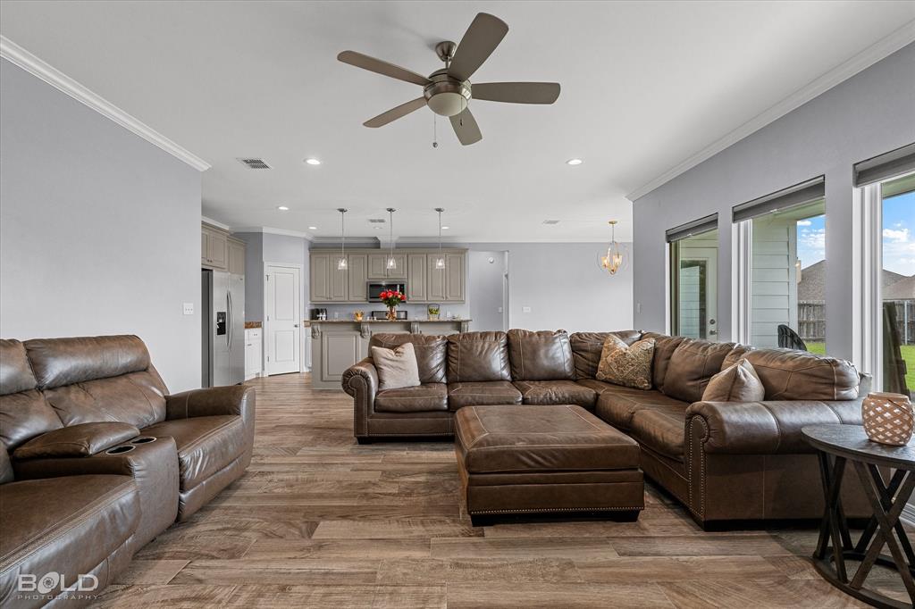 2054 Briar Hollow Property Photo 11