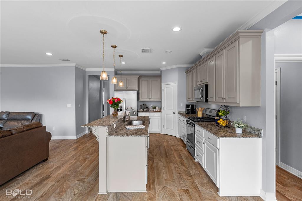 2054 Briar Hollow Property Photo 15