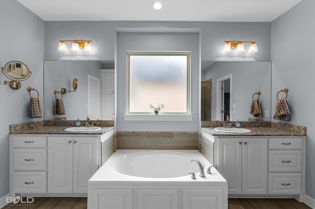 2054 Briar Hollow Property Photo 23