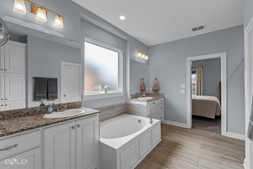 2054 Briar Hollow Property Photo 24