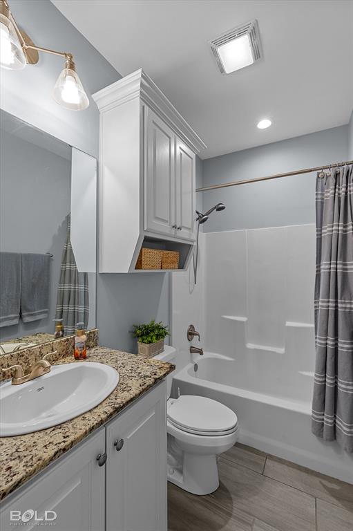 2054 Briar Hollow Property Photo 27
