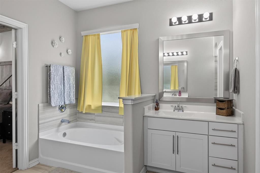 114 Woodridge Crossing Property Photo 18