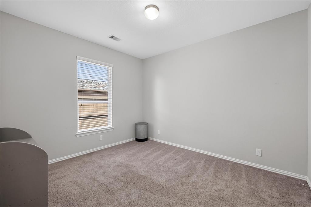 114 Woodridge Crossing Property Photo 25