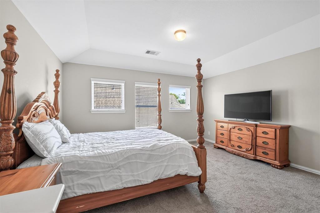 114 Woodridge Crossing Property Photo 31