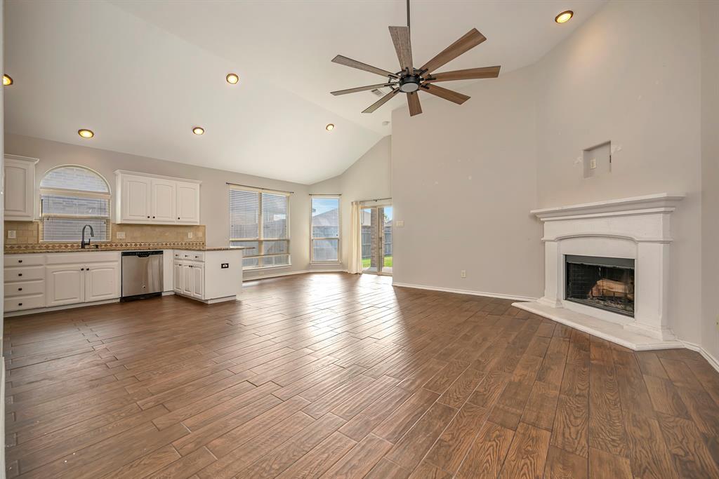 545 Wild Ivy Trail Property Photo 3
