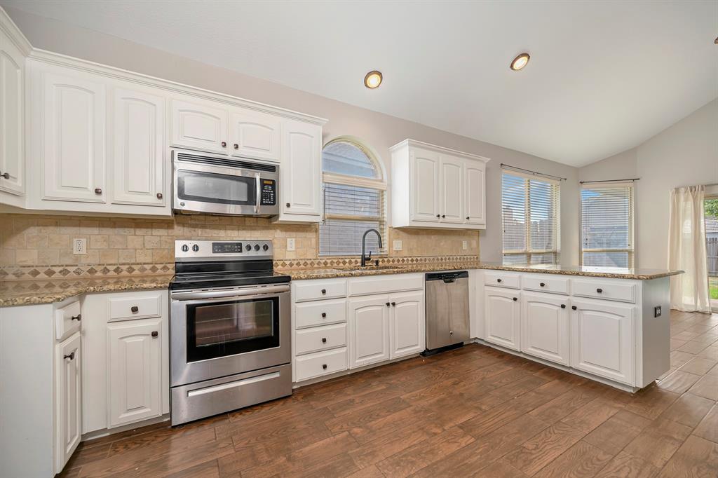 545 Wild Ivy Trail Property Photo 11