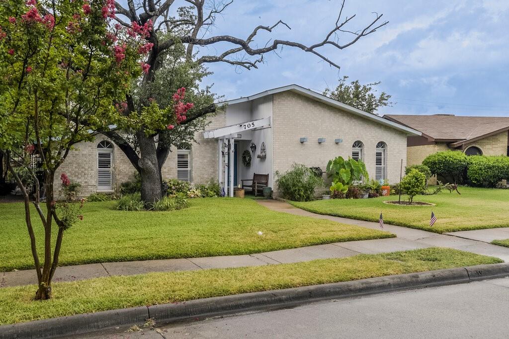 705 Bluebonnet Drive Property Photo 3