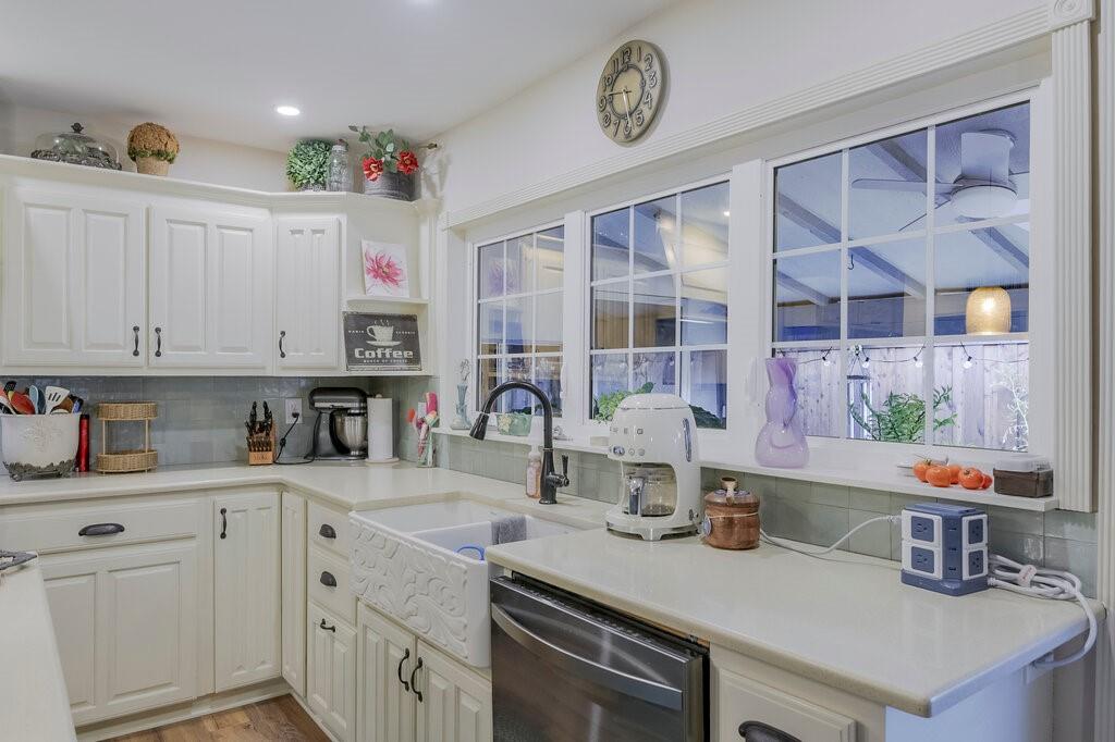 705 Bluebonnet Drive Property Photo 11
