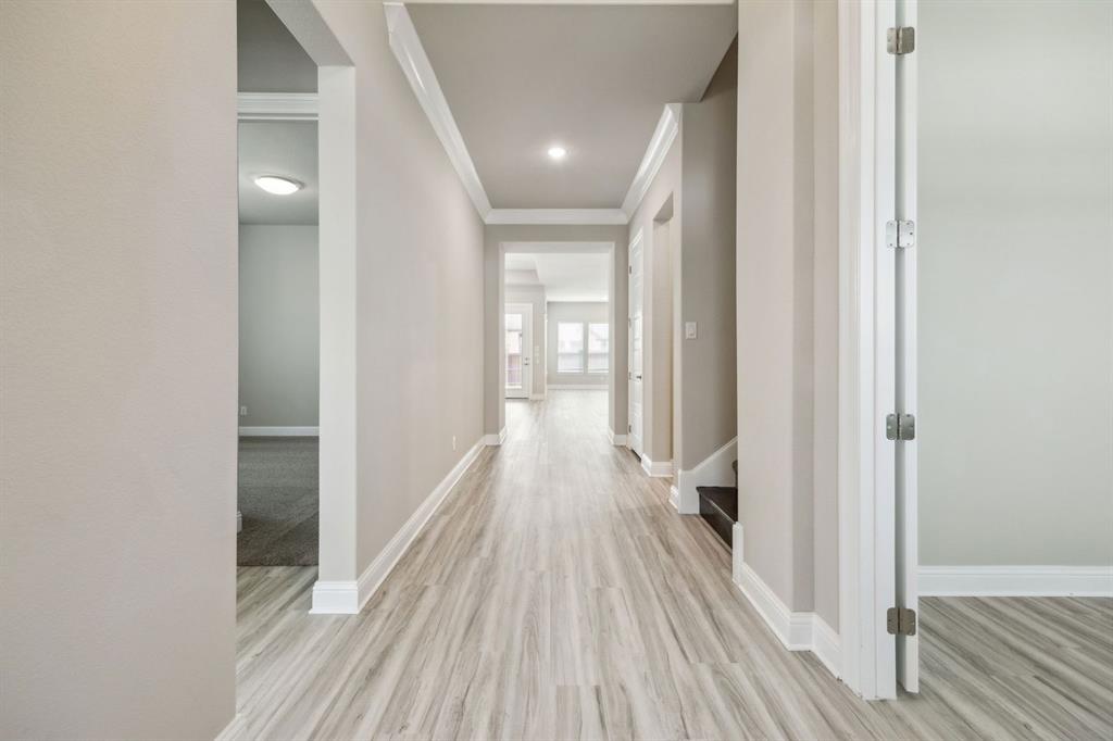 1004 Pearl Crescent Place Property Photo 2