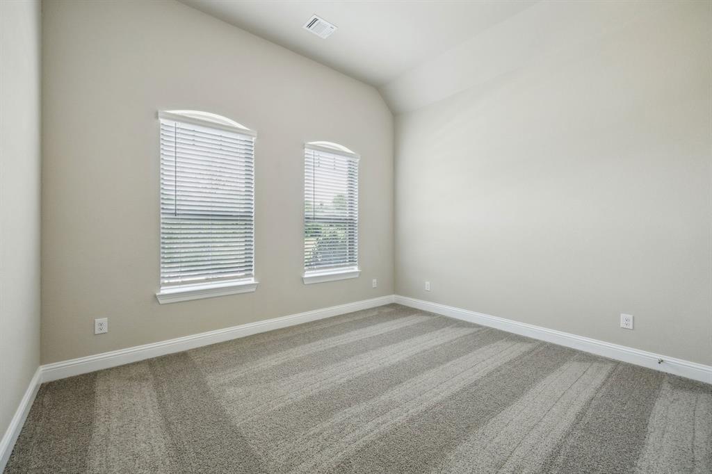 1004 Pearl Crescent Place Property Photo 4