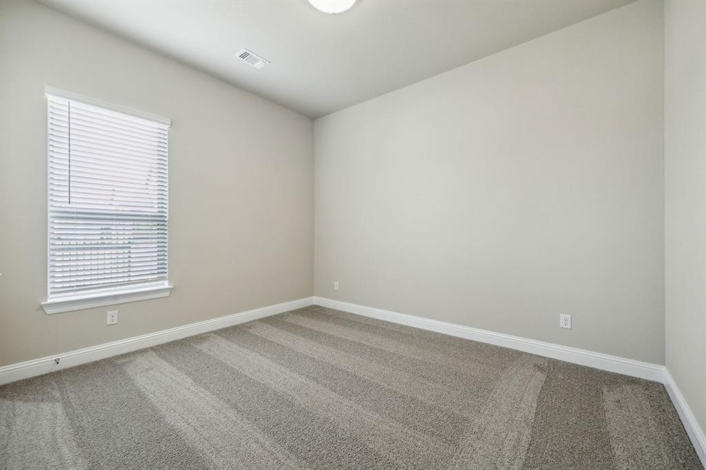 1004 Pearl Crescent Place Property Photo 6