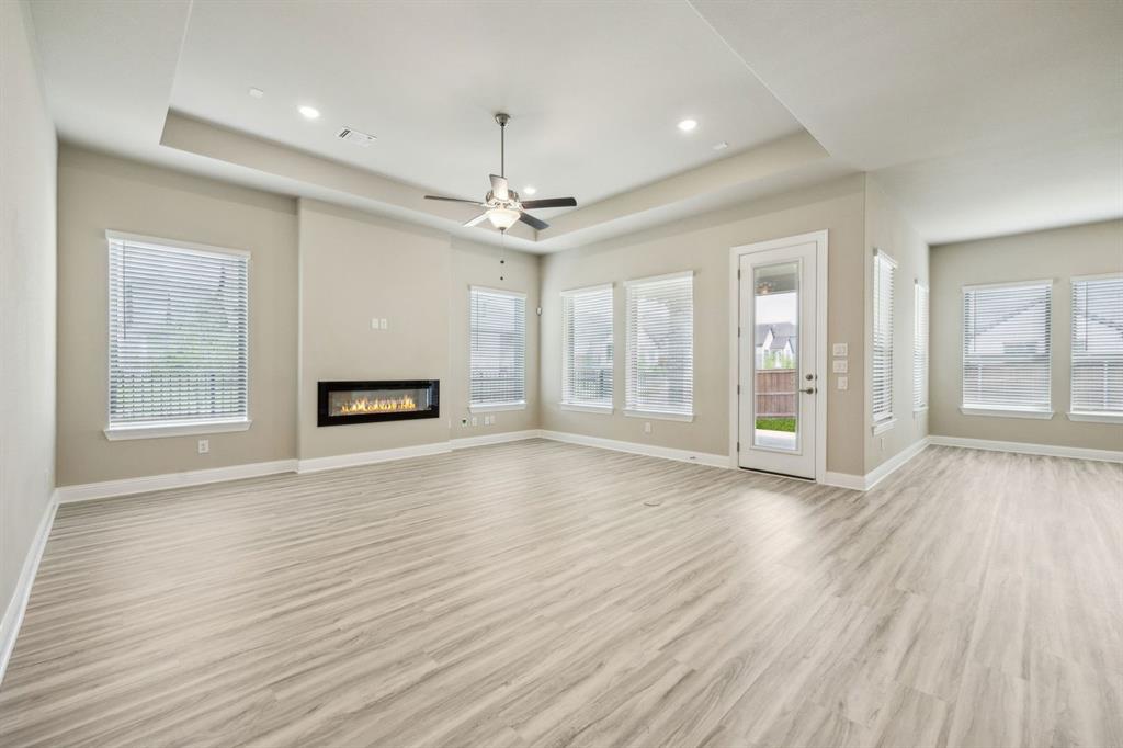 1004 Pearl Crescent Place Property Photo 8