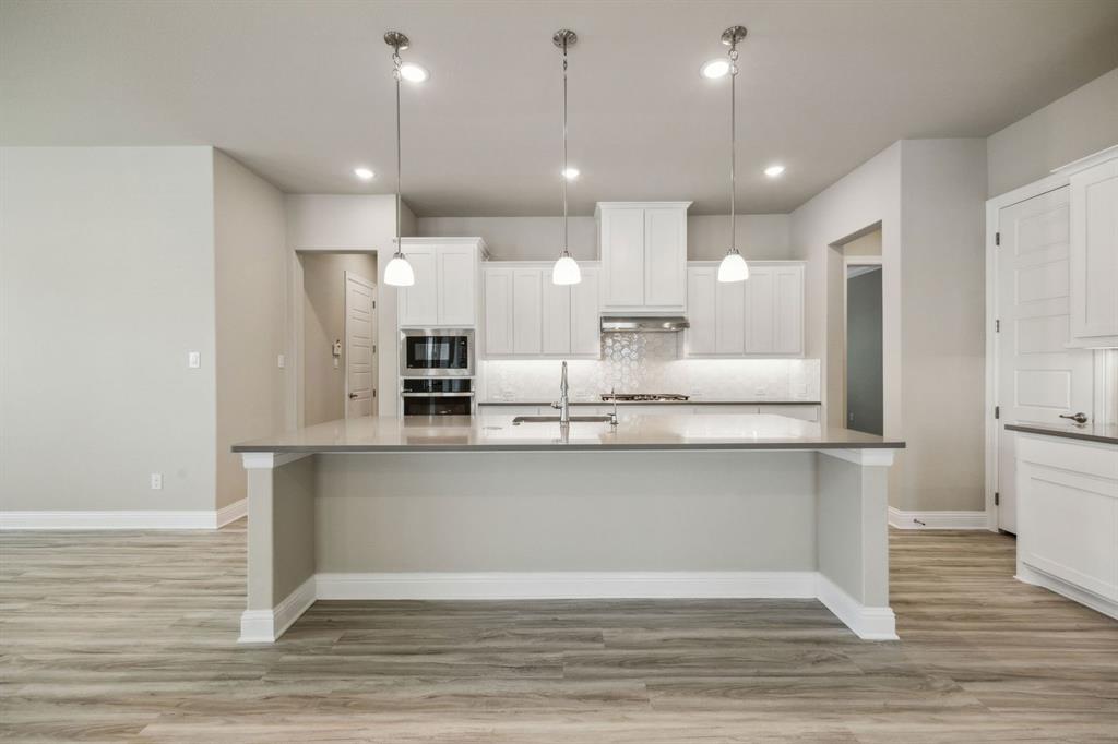 1004 Pearl Crescent Place Property Photo 11