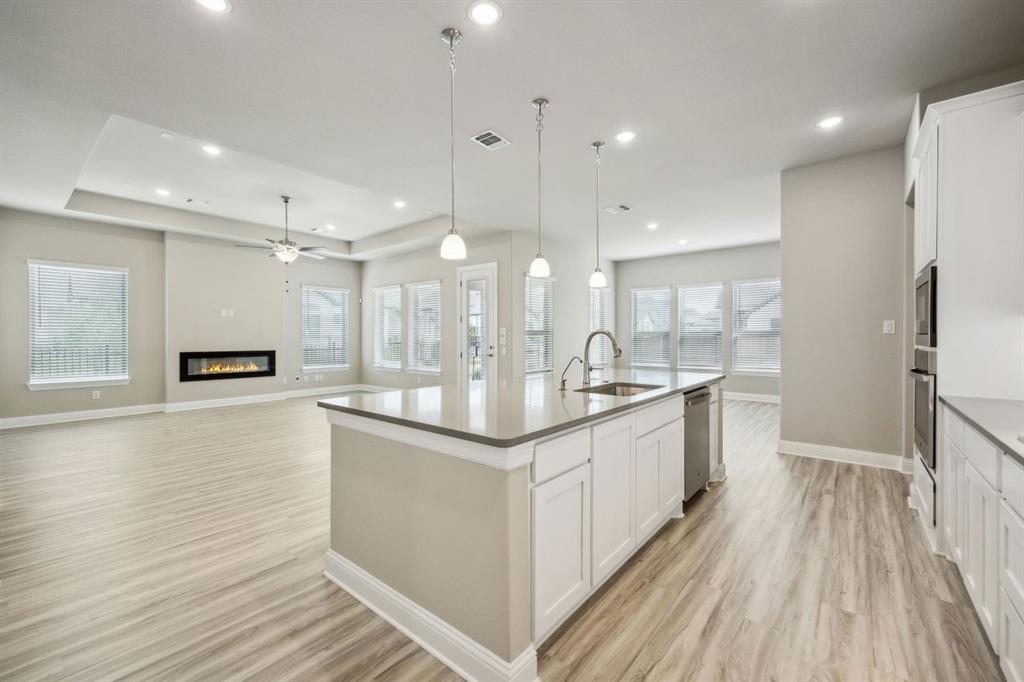 1004 Pearl Crescent Place Property Photo 12