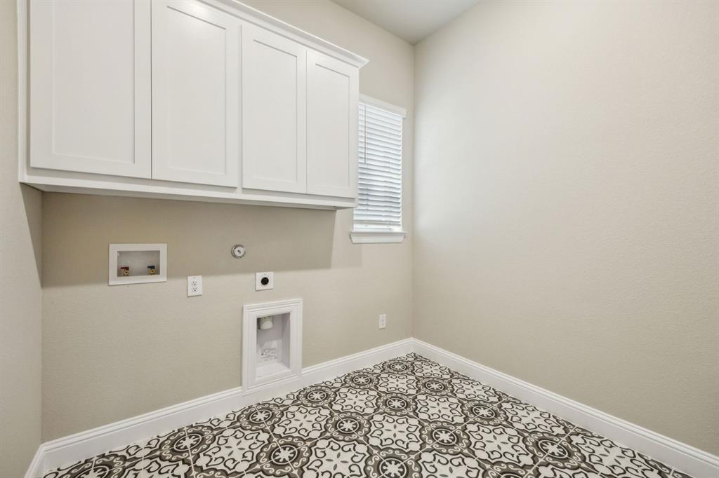 1004 Pearl Crescent Place Property Photo 15