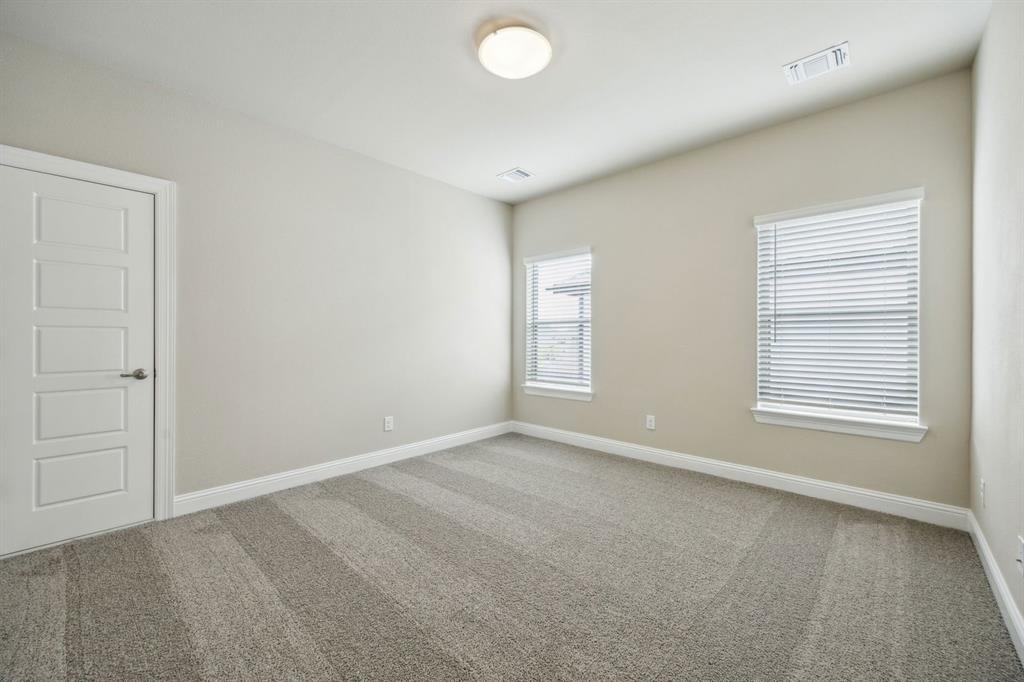 1004 Pearl Crescent Place Property Photo 23