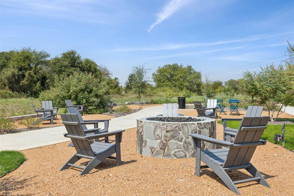 1004 Pearl Crescent Place Property Photo 33