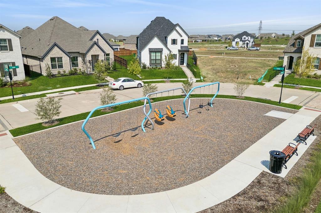 1004 Pearl Crescent Place Property Photo 34