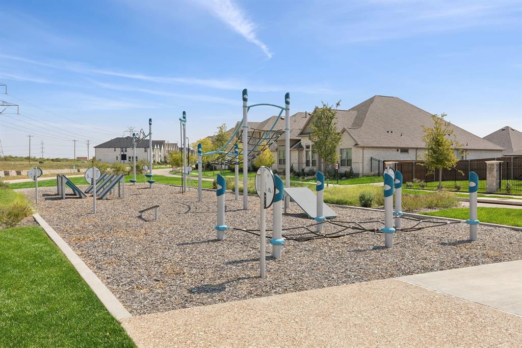 1004 Pearl Crescent Place Property Photo 38