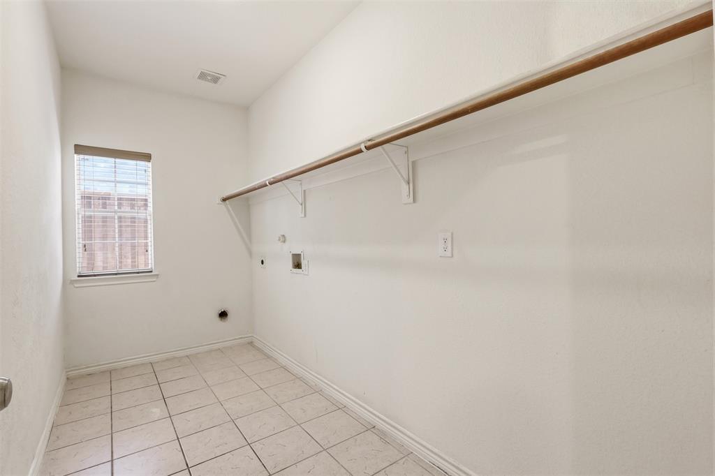 639 Silver Ridge Drive Property Photo 14