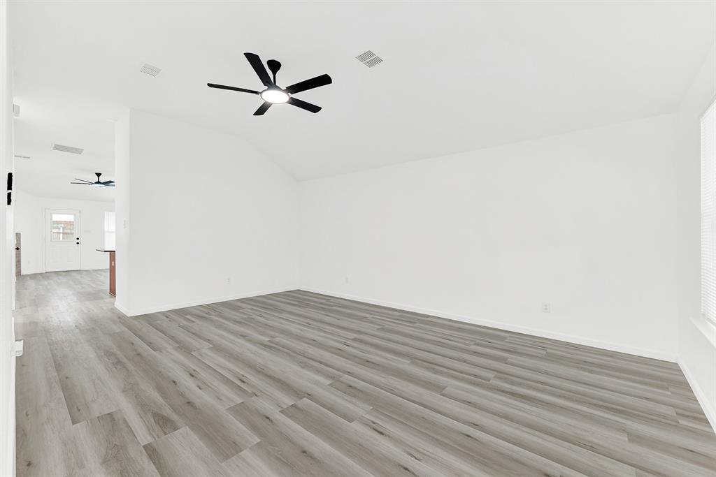 306 Lakefront Drive Property Photo 5