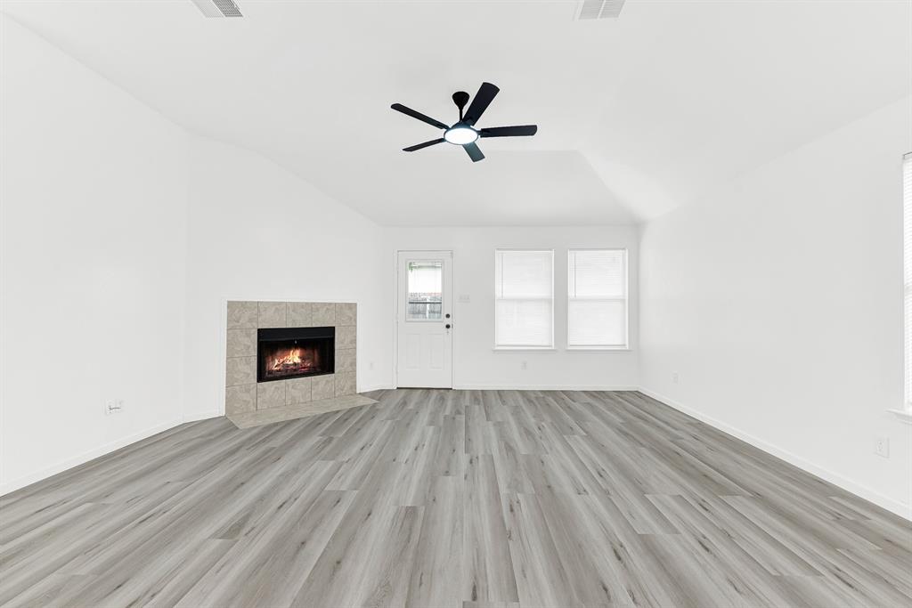 306 Lakefront Drive Property Photo 11