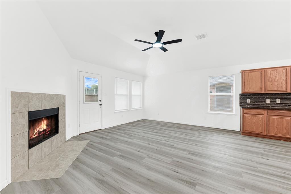 306 Lakefront Drive Property Photo 12