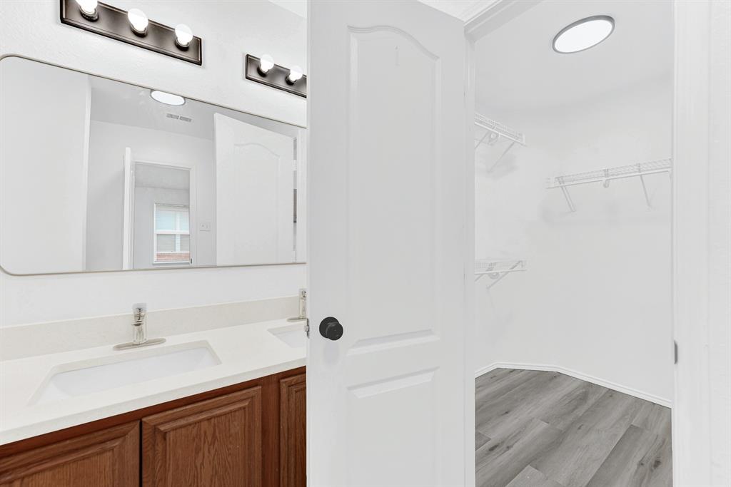 306 Lakefront Drive Property Photo 20
