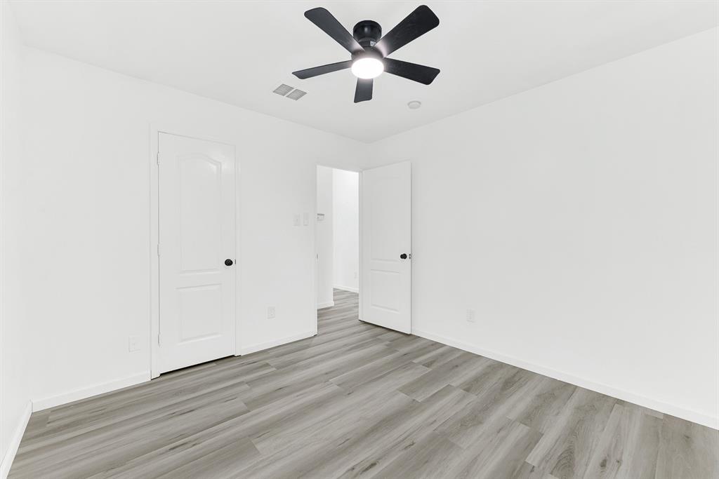 306 Lakefront Drive Property Photo 23