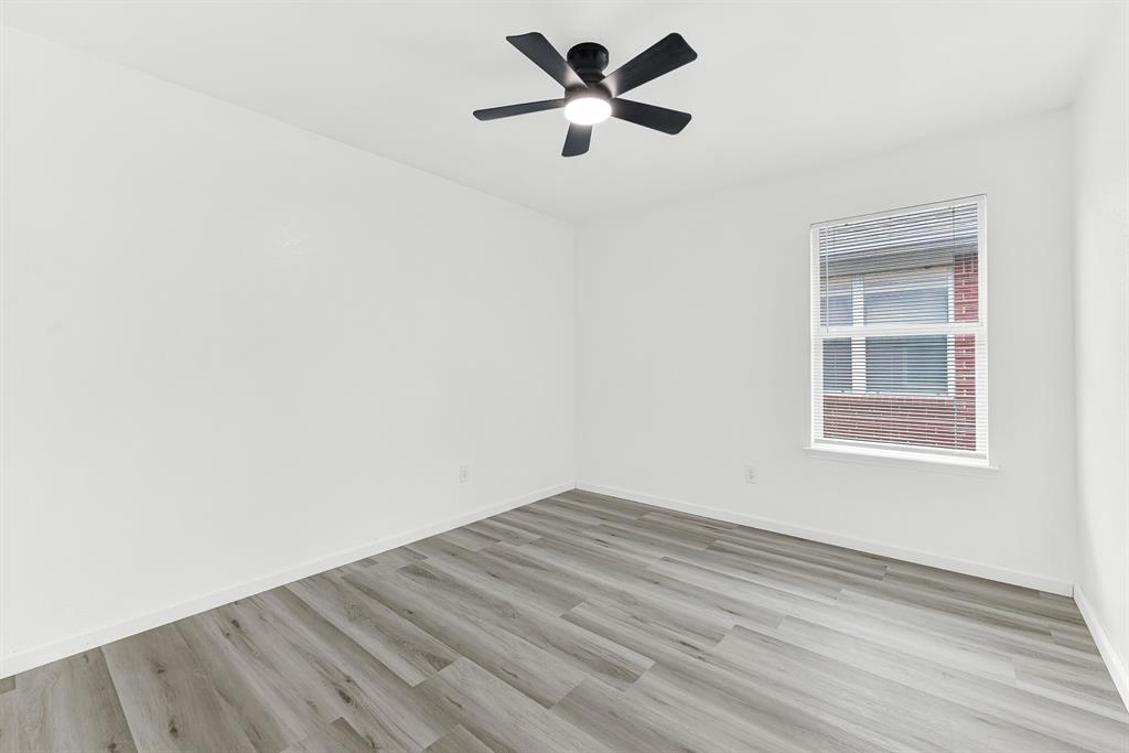 306 Lakefront Drive Property Photo 25