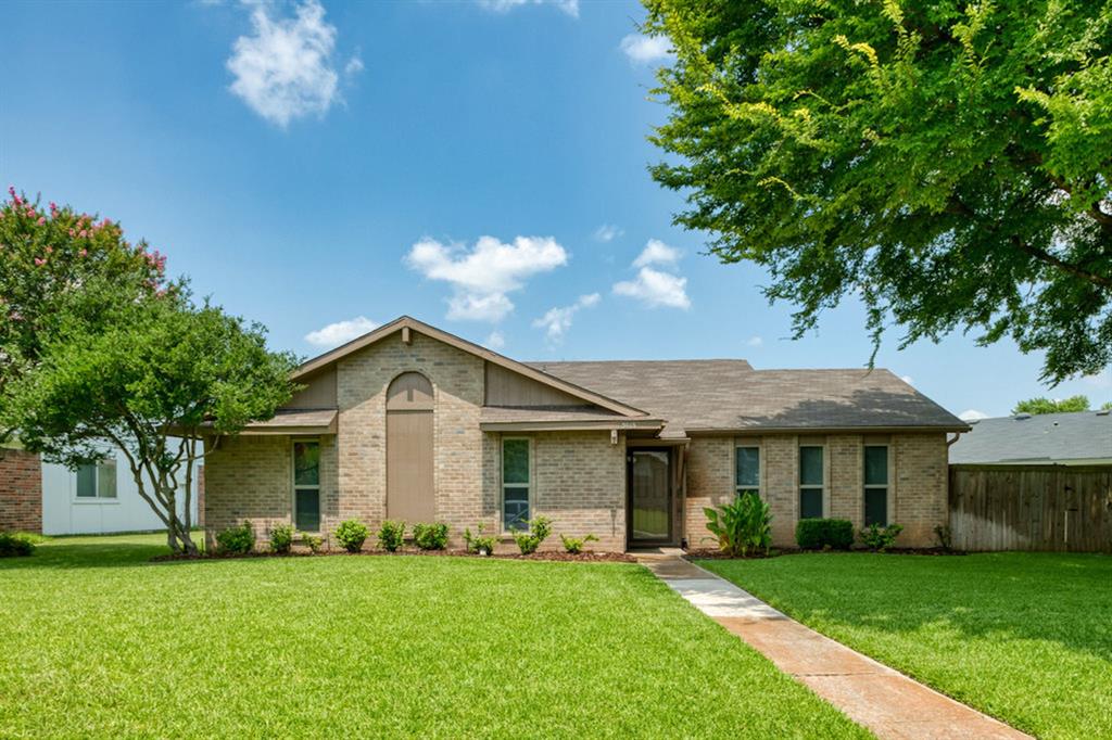 3013 Queens Way Property Photo 1